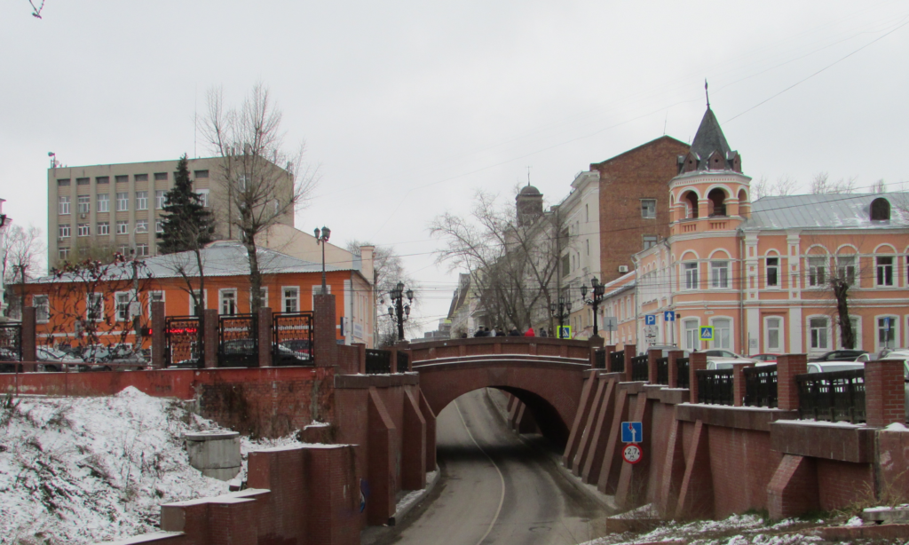 "Мост всех влюбленных" или "Каменный мост"