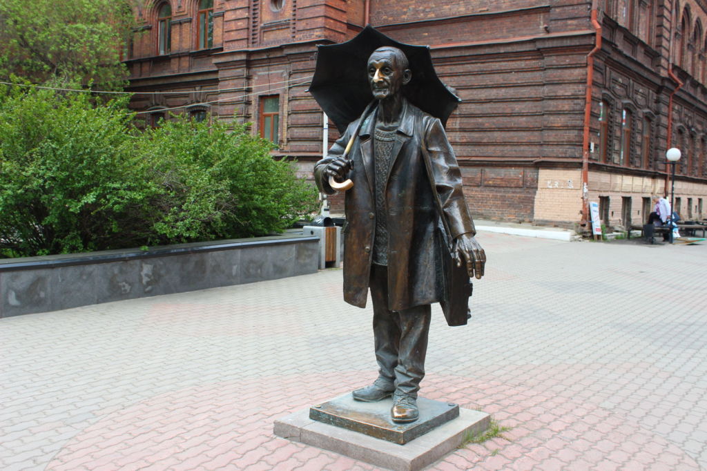 Памятник художнику Андрею Поздневу
