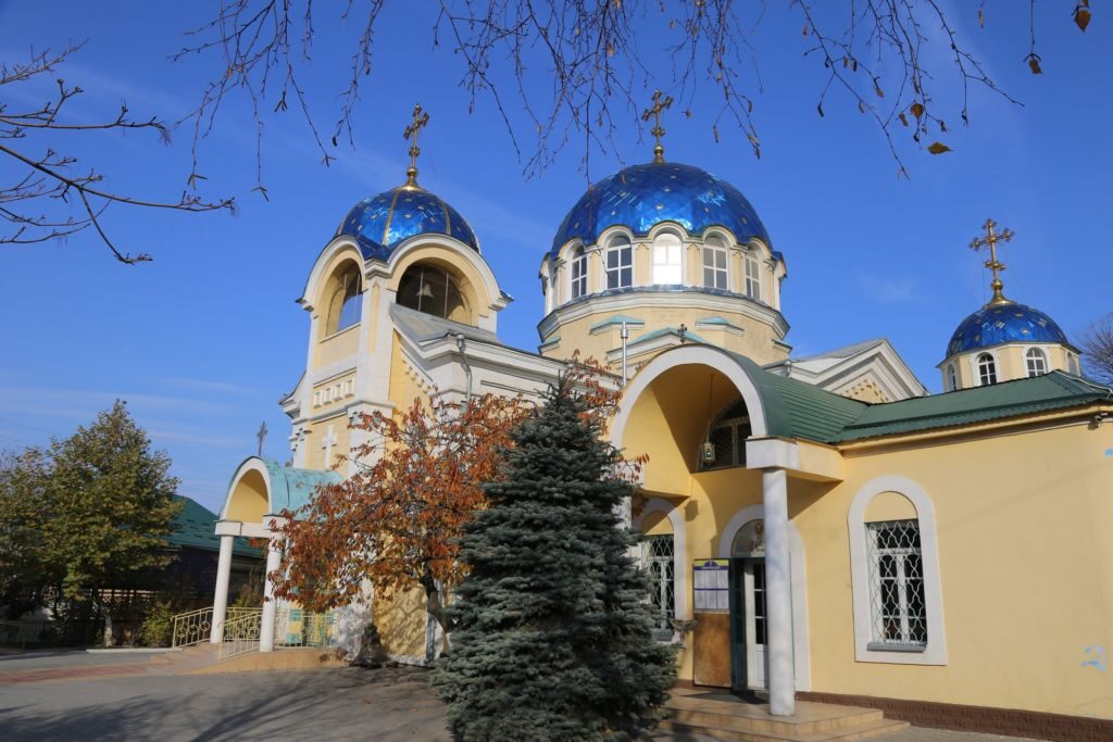 Первый храм на месте нынешнего был построен ещё в 1890 год