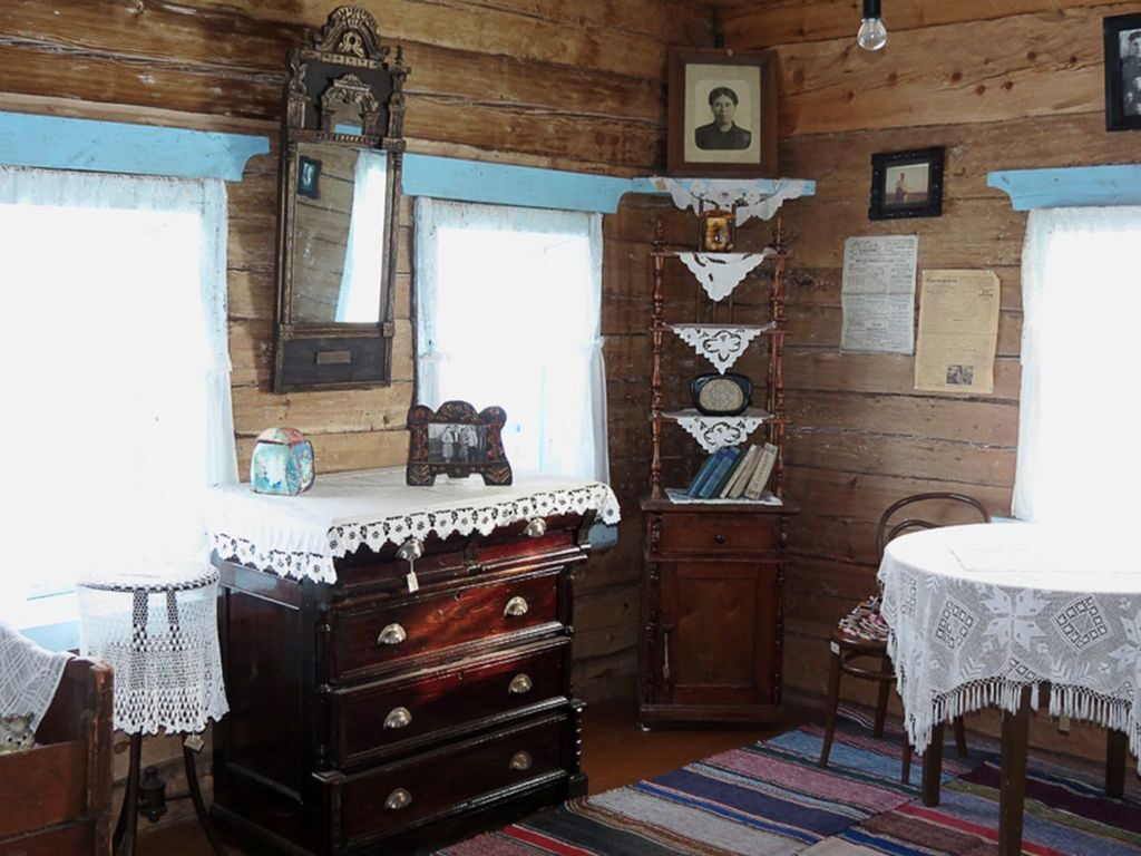 Уникально это место тем, что данная местность практически не чувствовала изменений таежного ландшафта, находящихся в архитектурно-этнографическом центре