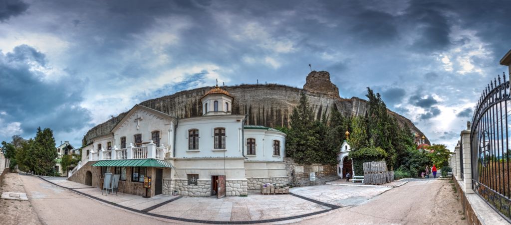 Инкерманский пещерный монастырь