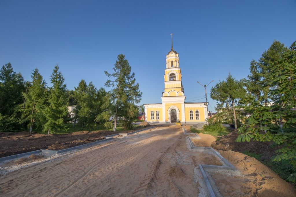 Возведение и обустройство его завершилось в 1825 году стараниями прихожан
