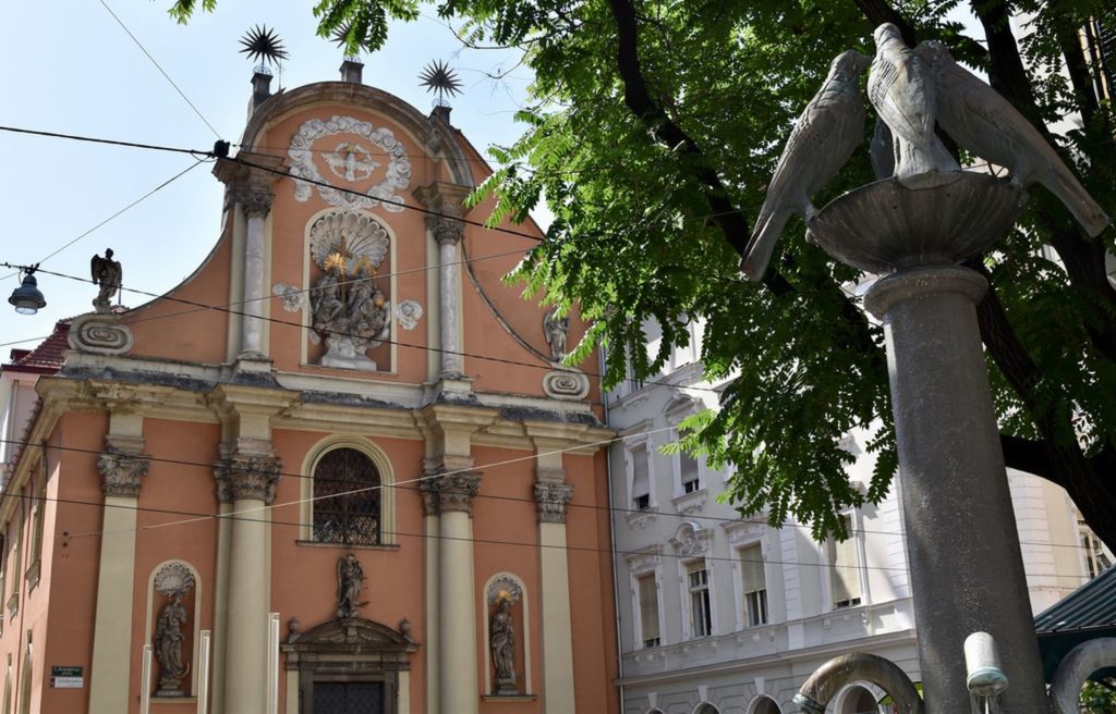 1694 год стал годом начала стройки поминального храма