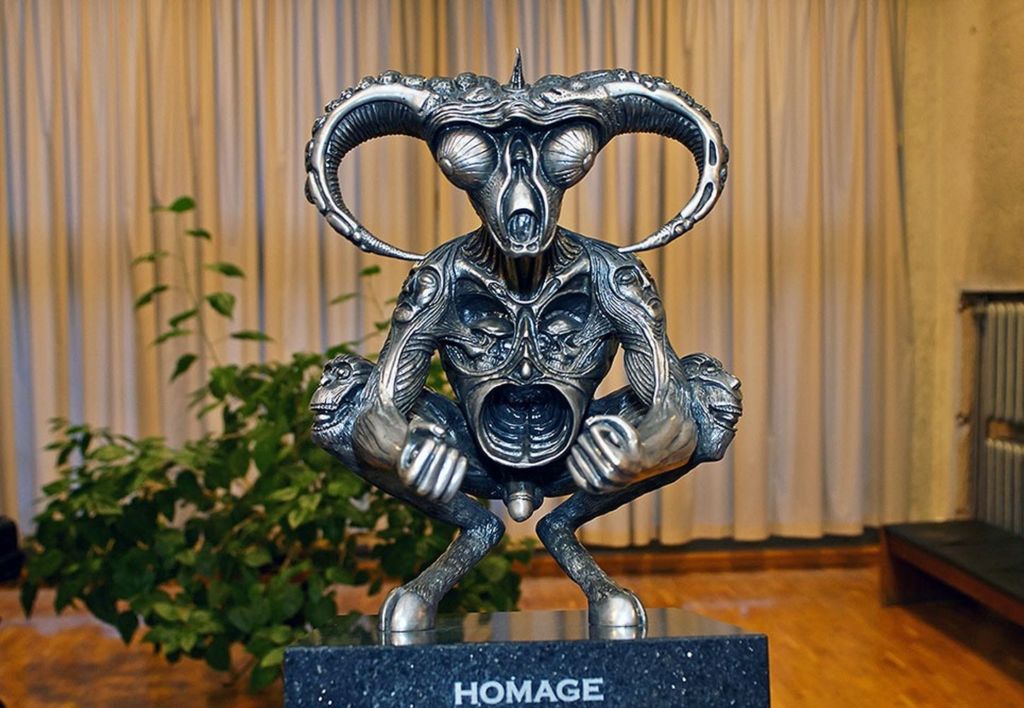 На данный момент в музее собрано, около трех тысяч разных экземпляров чертей