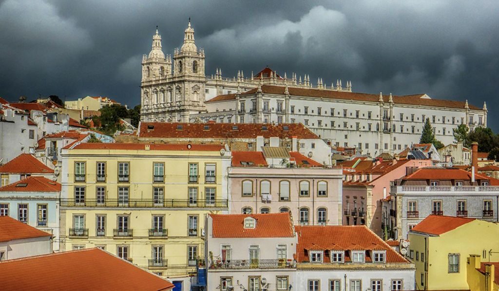 Основан в XII веке, в XVI его перестроили в стиле Ренессанса