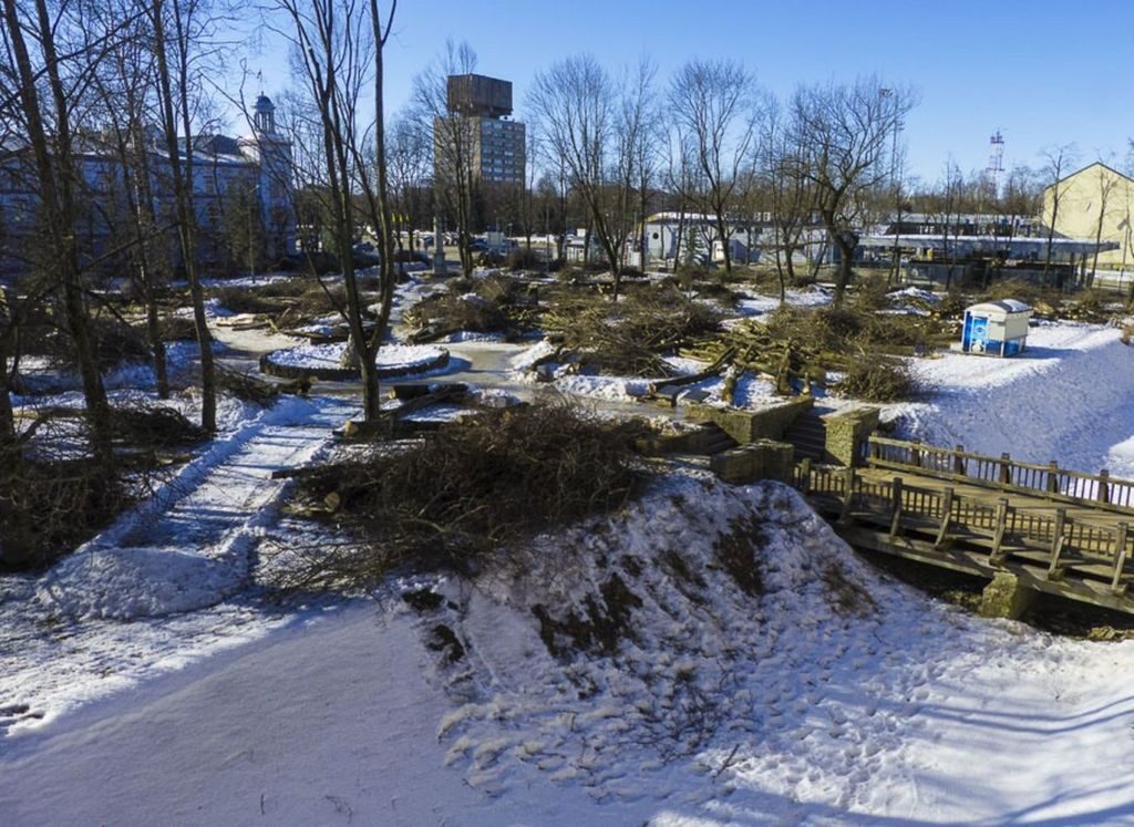 В центральной части парка работает старинный фонтан