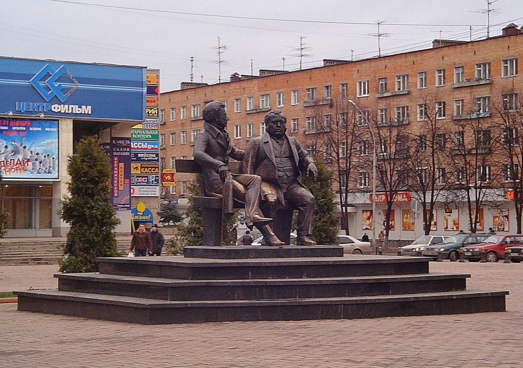 Памятник А.С. Пушкину и И.А. Крылову