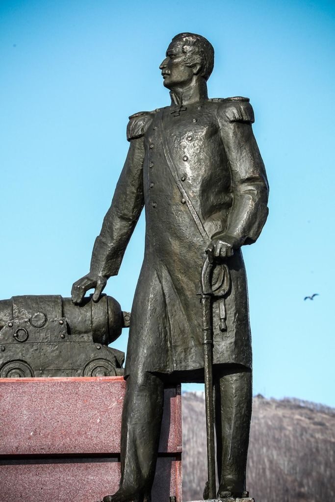 Памятник В. Завойко