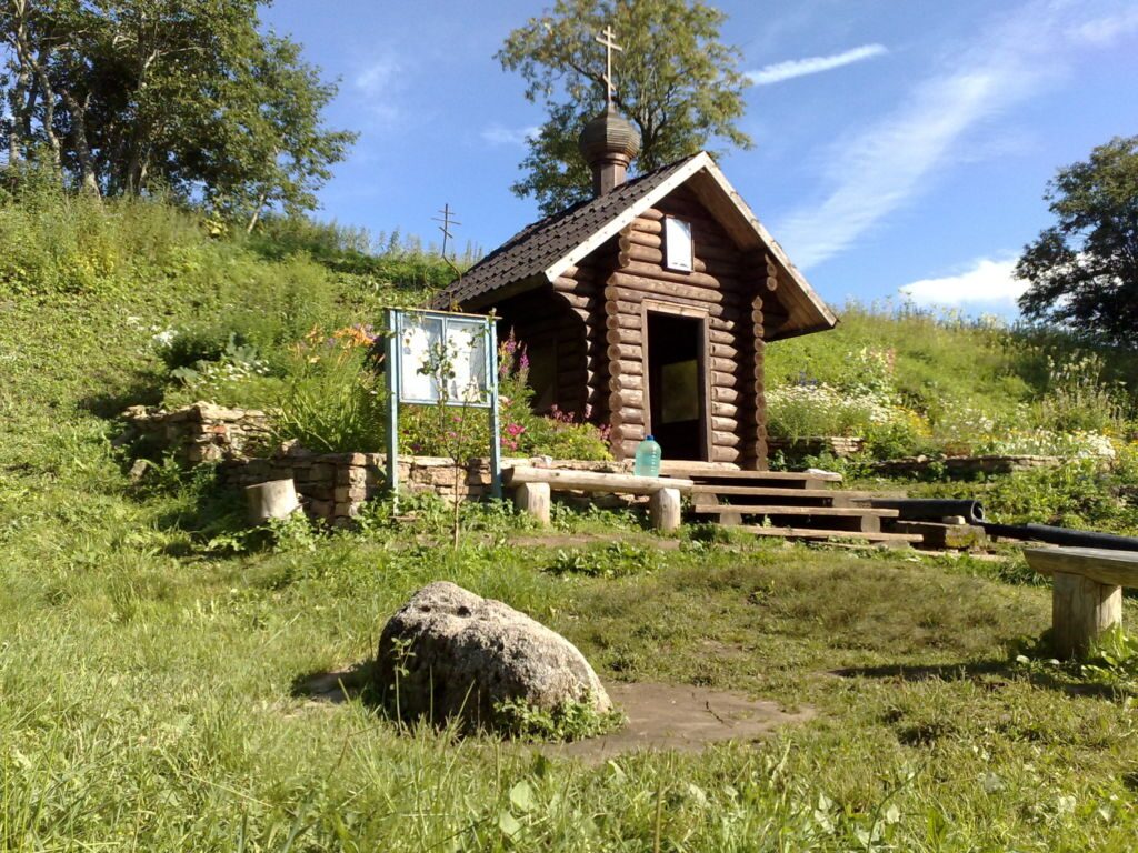 Святой источник и камень со следом Божией Матери
