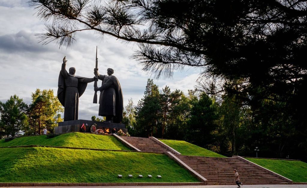 Скульптура Родина-мать