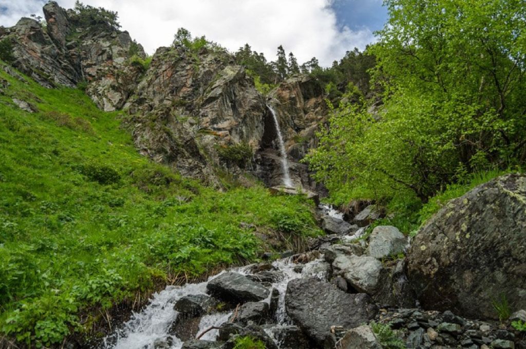 Баритовый водопад