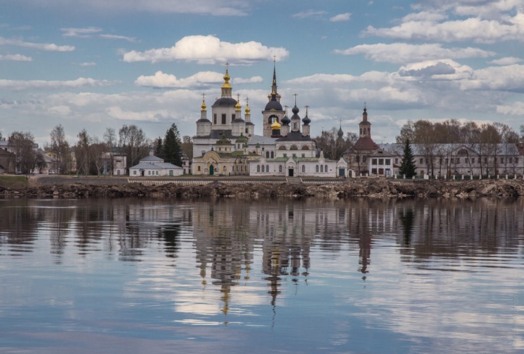Духовный центр города, в котором сосредоточены главные городские храмы