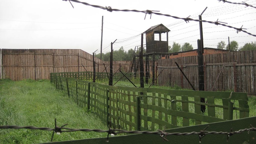 Посетить музей лучше с группой