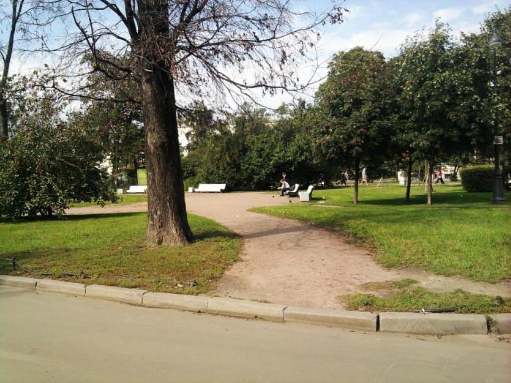 На время городских праздников Салтыковский сквер становится местом массовых гуляний