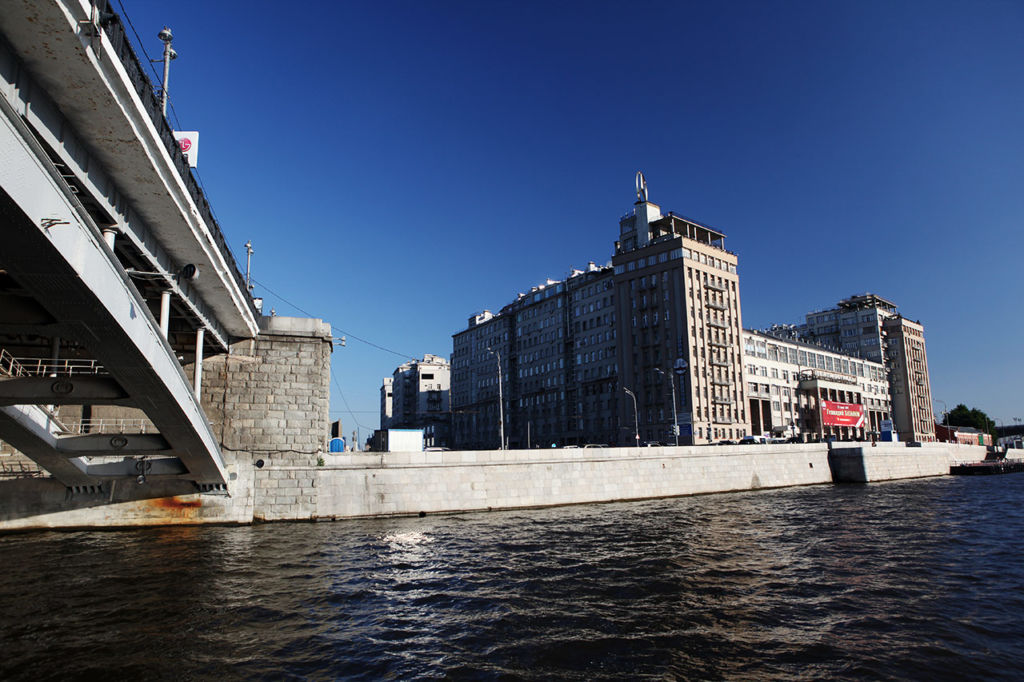 Жилой комплекс 1931 года постройки на Берсеневской набережной Москвы-реки