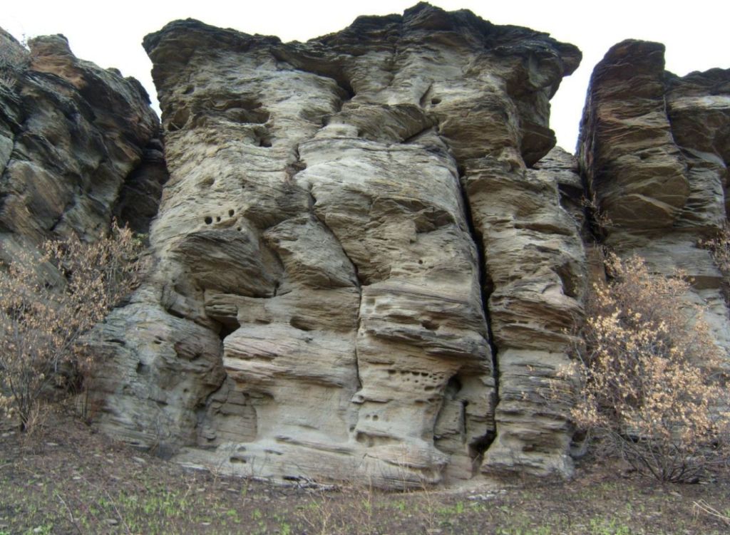 Долина каменных лиц