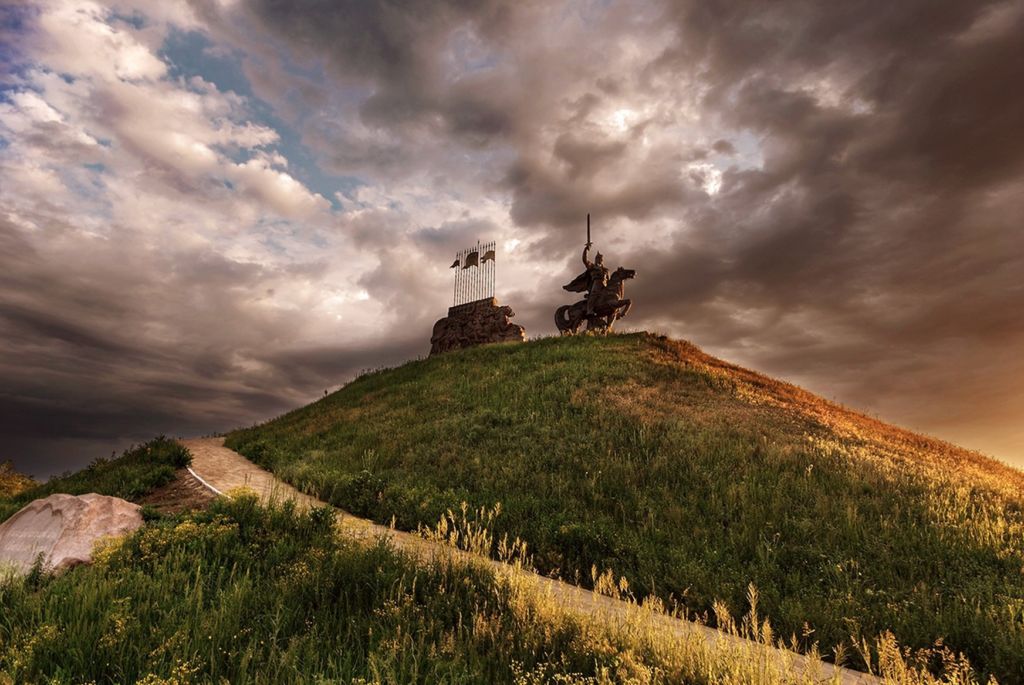 Памятник князю Игорю