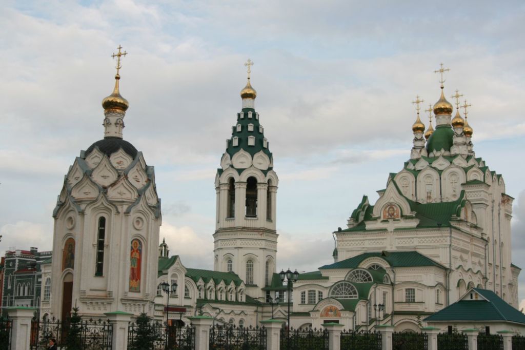 Башни с куполами