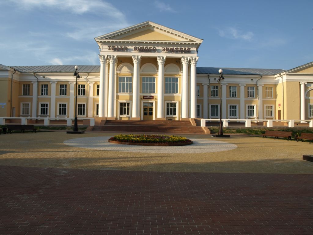 Здание театра
