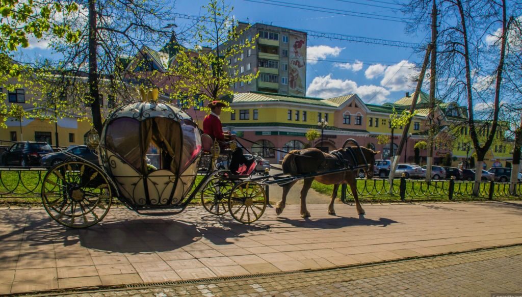 Карета на улице