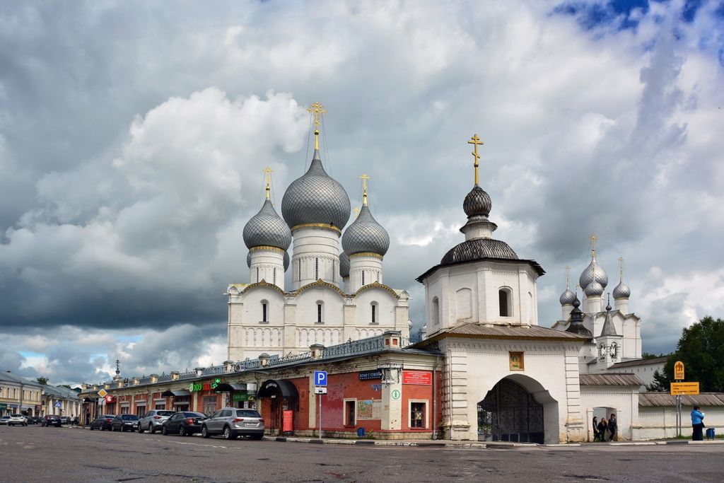 На площади
