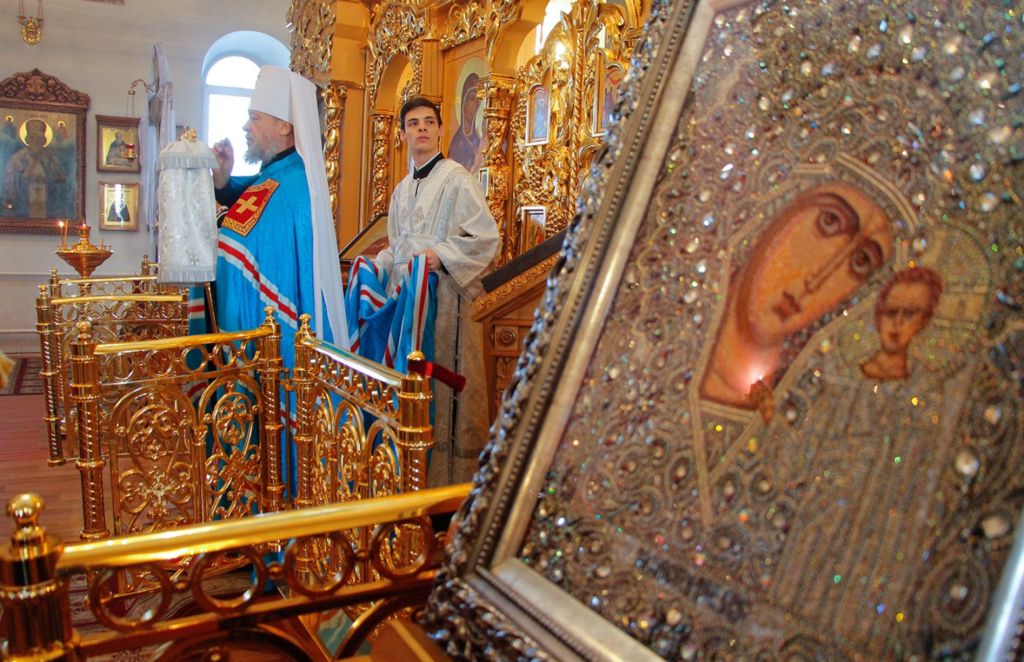 Освещение храма в монастыре