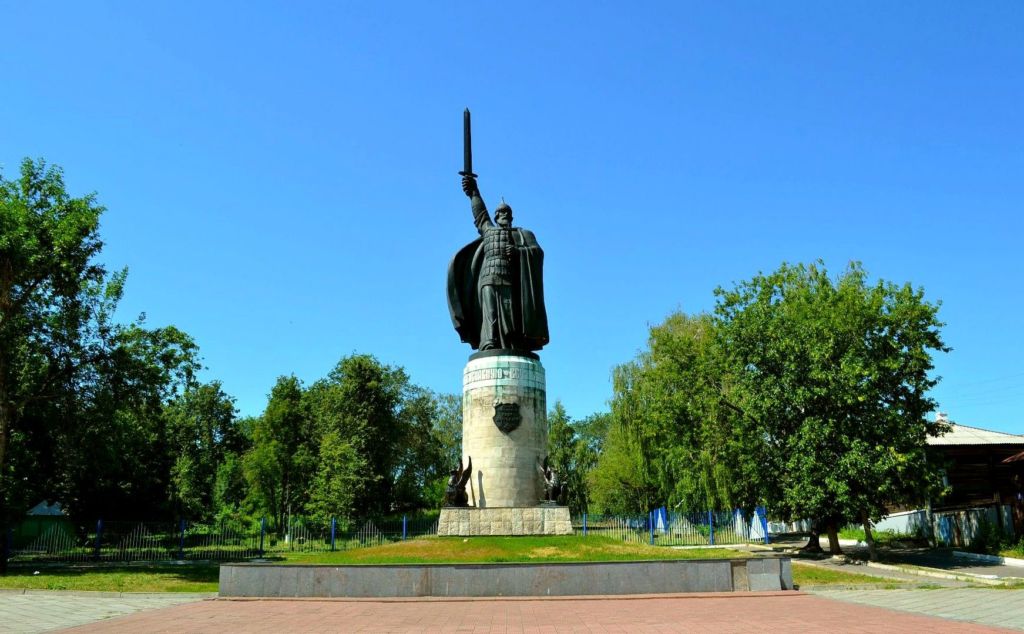 Памятник Илье Муромцу