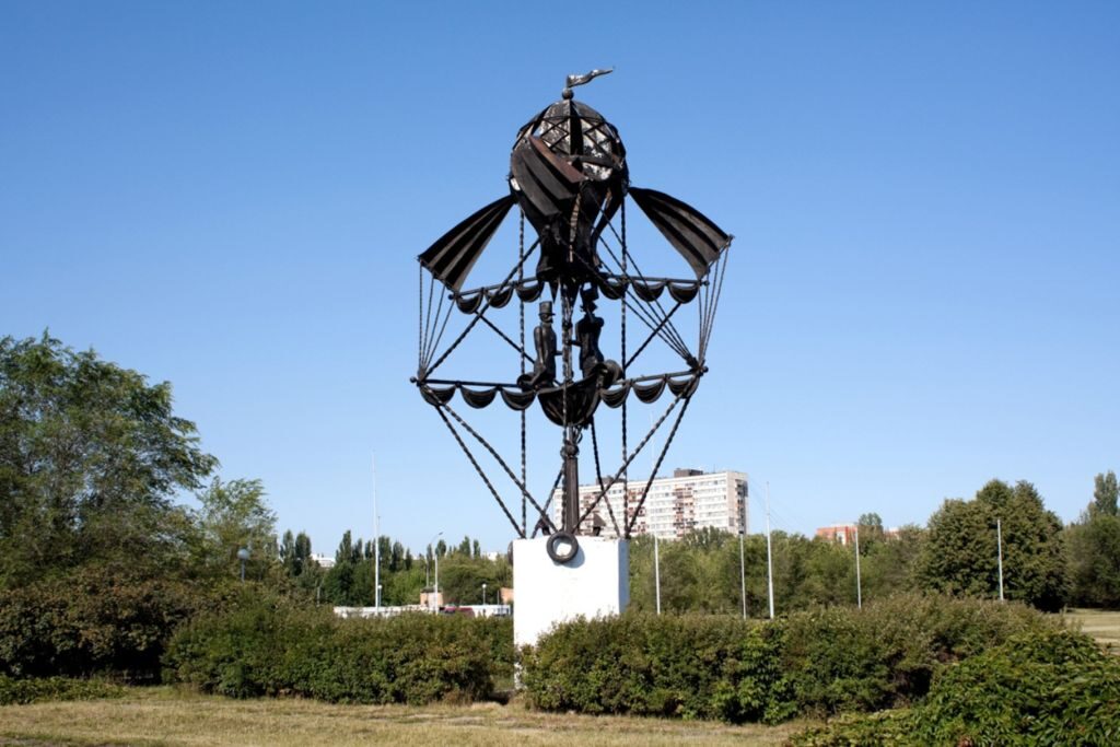 Памятник воздухоплаванию