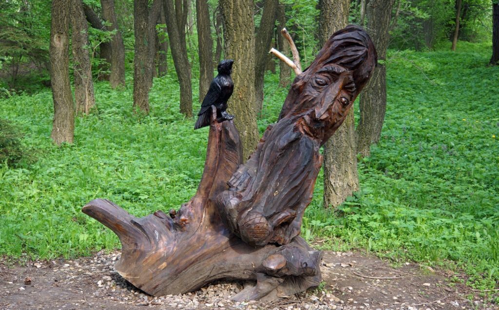 Скульптура из дерева