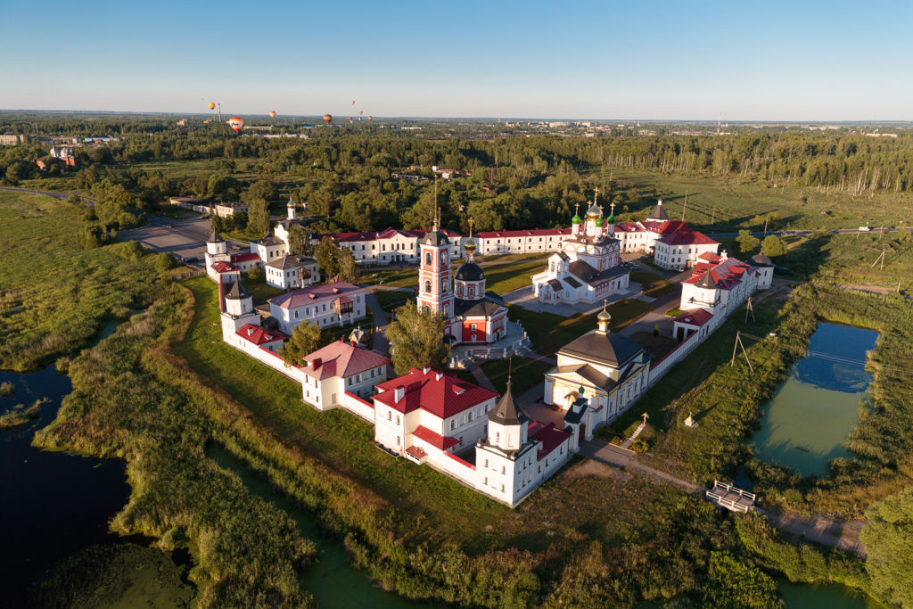 Территория монастыря сверху
