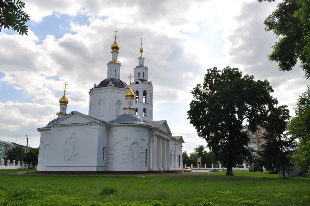 Территория храма