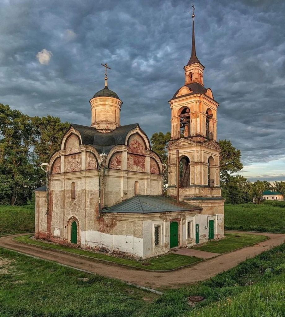 Тучи-над-храмом