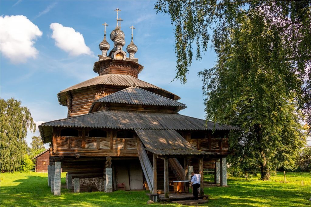 Резные хоромы