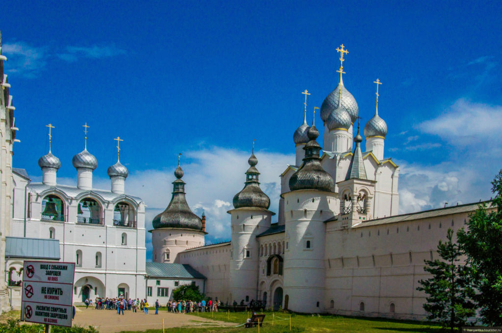 Внутренний двор собора