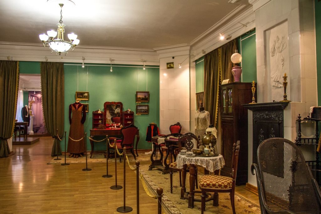 Внутри Дворянского собрания