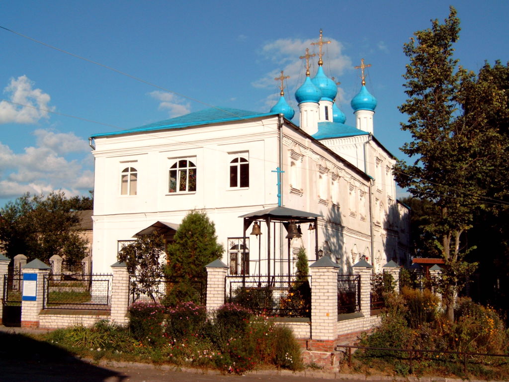 Вход на территорию храма