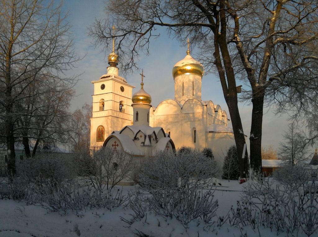 Зимнее заходящее солнце
