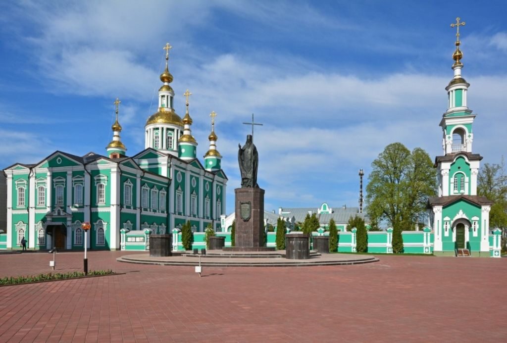 Площадь перед собором