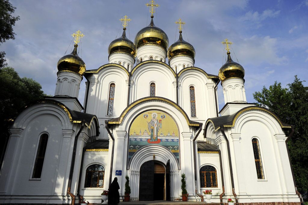 Роспись над входом