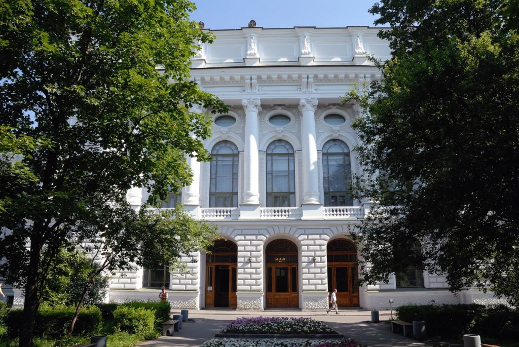 В настоящее время в университете ведется подготовка по 57 направлениям подготовки бакалавров и по 10 специальностям