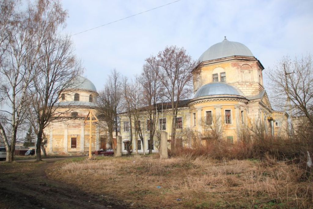 В переводе с греческого «монастырь» означает «уединенное место»