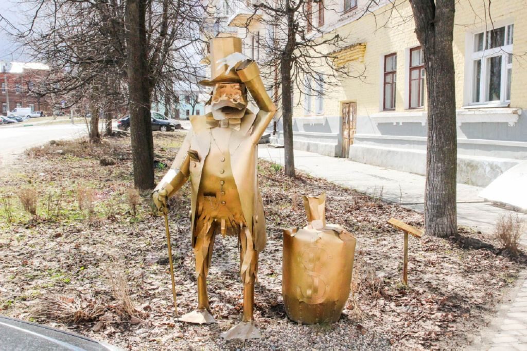 Скульптура Скруджа Макдака