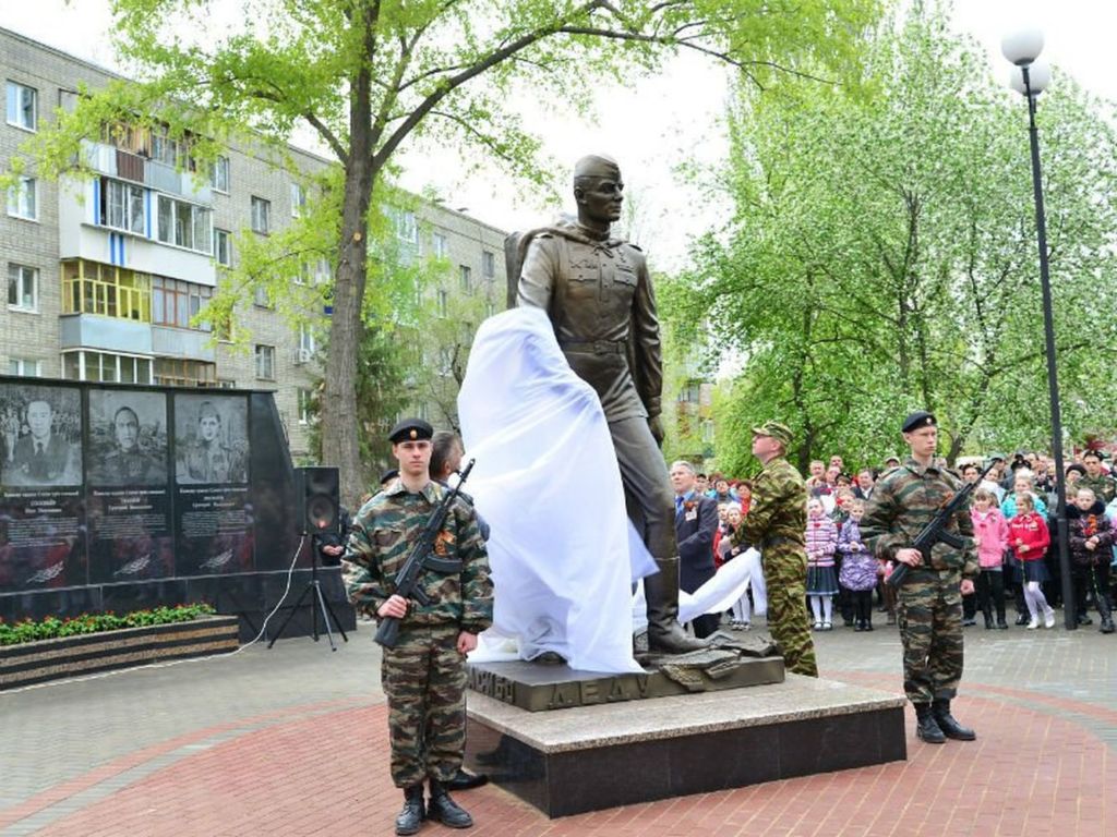 Здесь почитают жертв Великой отечественной войны, событий в Афганистане и Чечне