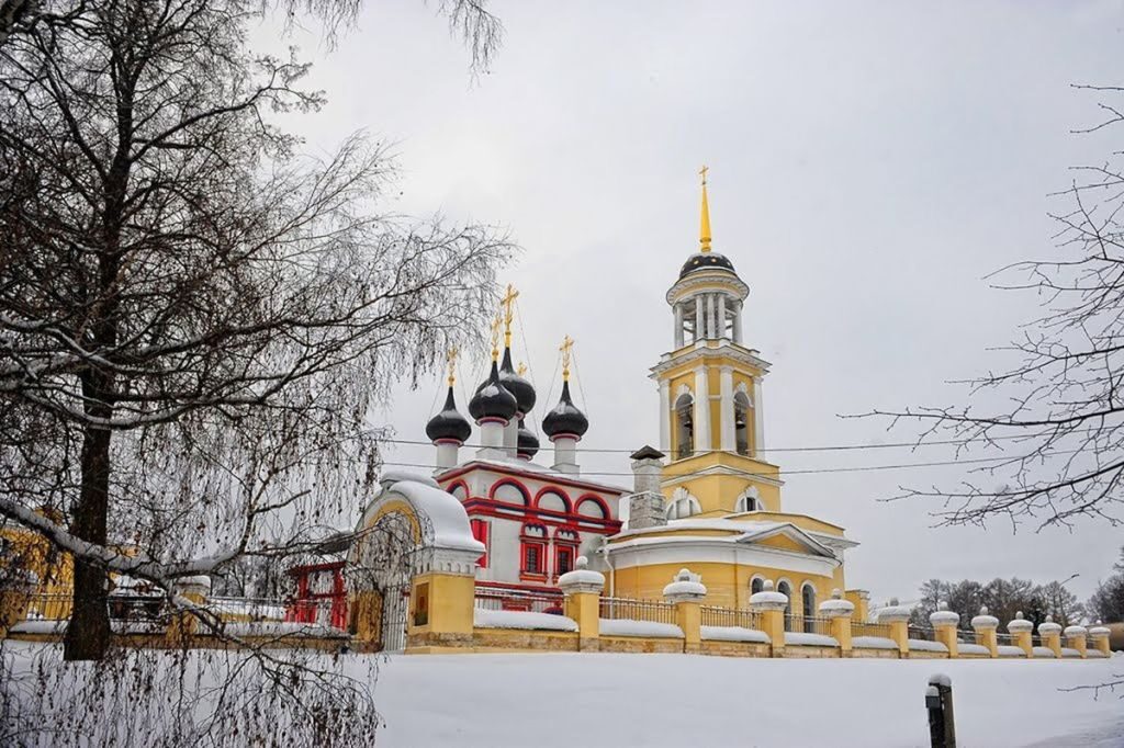 Анно-Зачатьевский храм г. Чехова располагается в усадьбе Зачатьевской