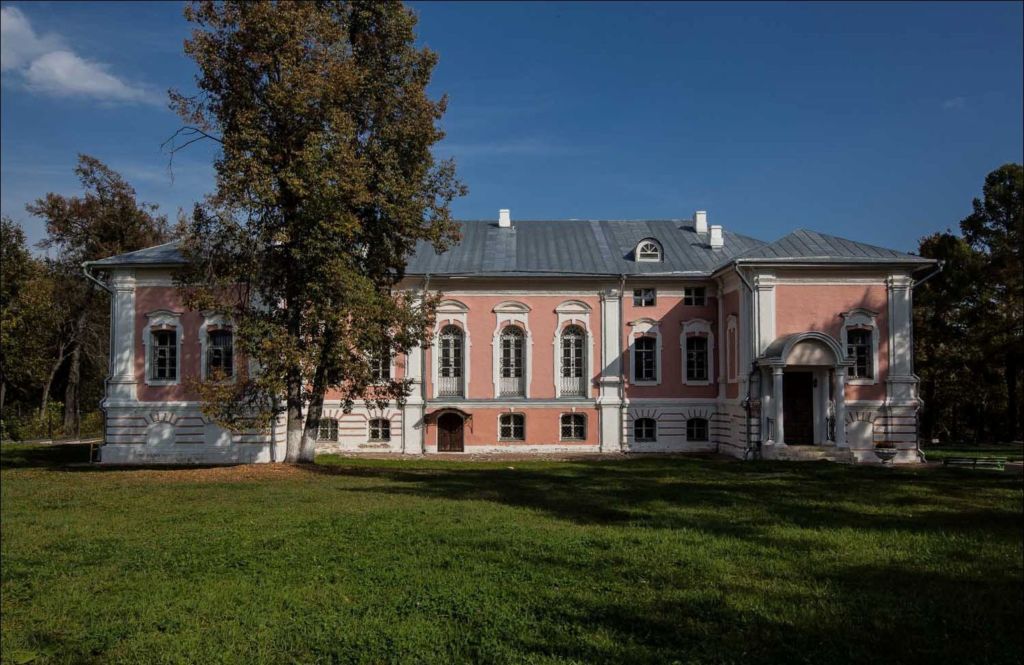 Сегодня сохранился старинный парк, усадебный дом