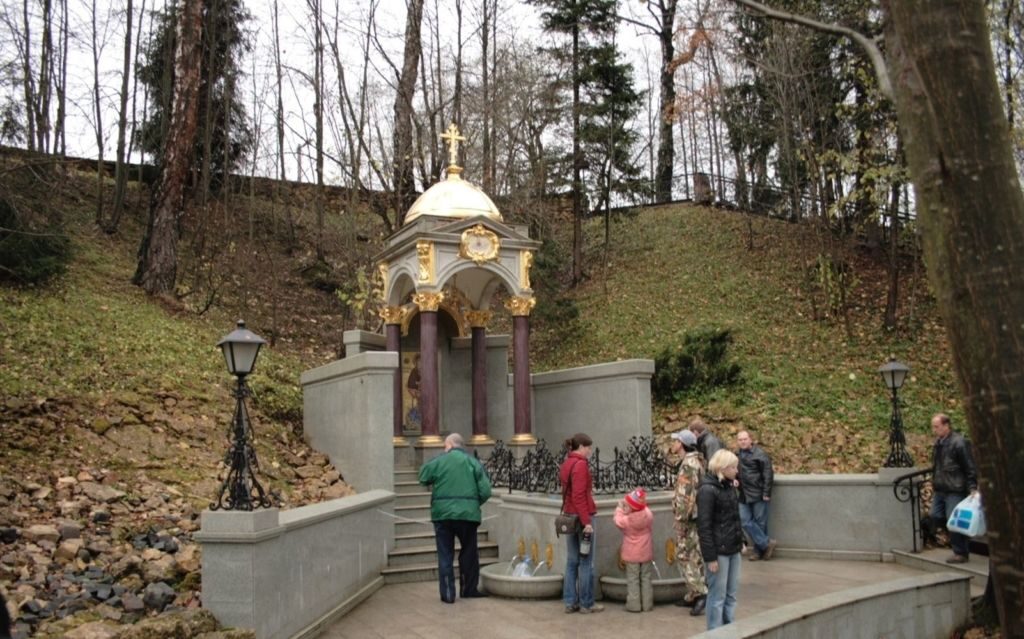 Святой источник в Талеже