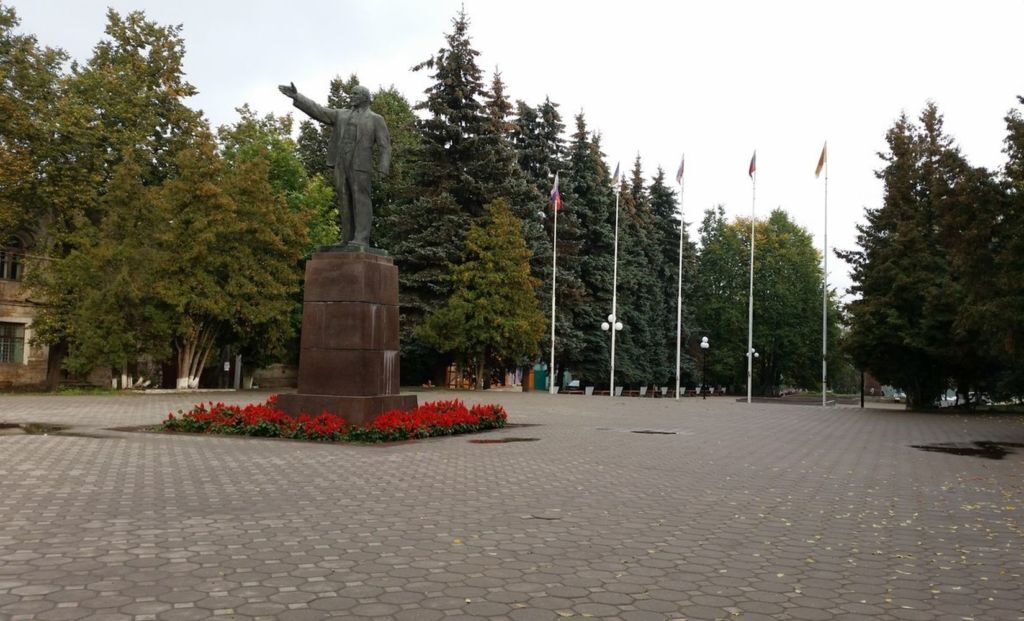 Памятник В. И. Ленину