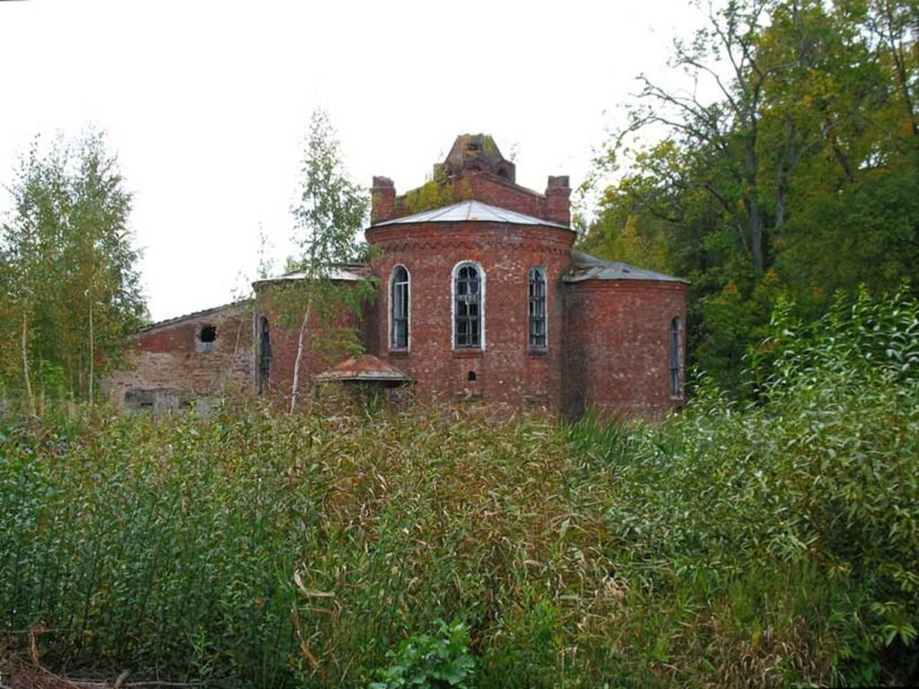 Каменное изваяние возвели в 1907 году по проекту И. П. Горленского