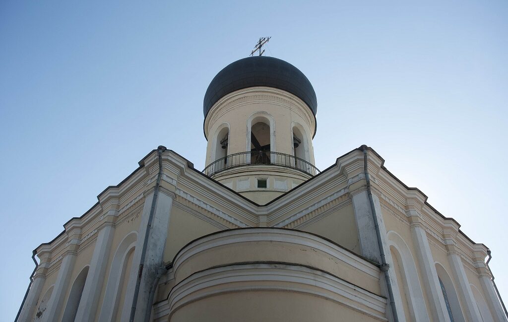 В огромном барабане размещена колокольня собора