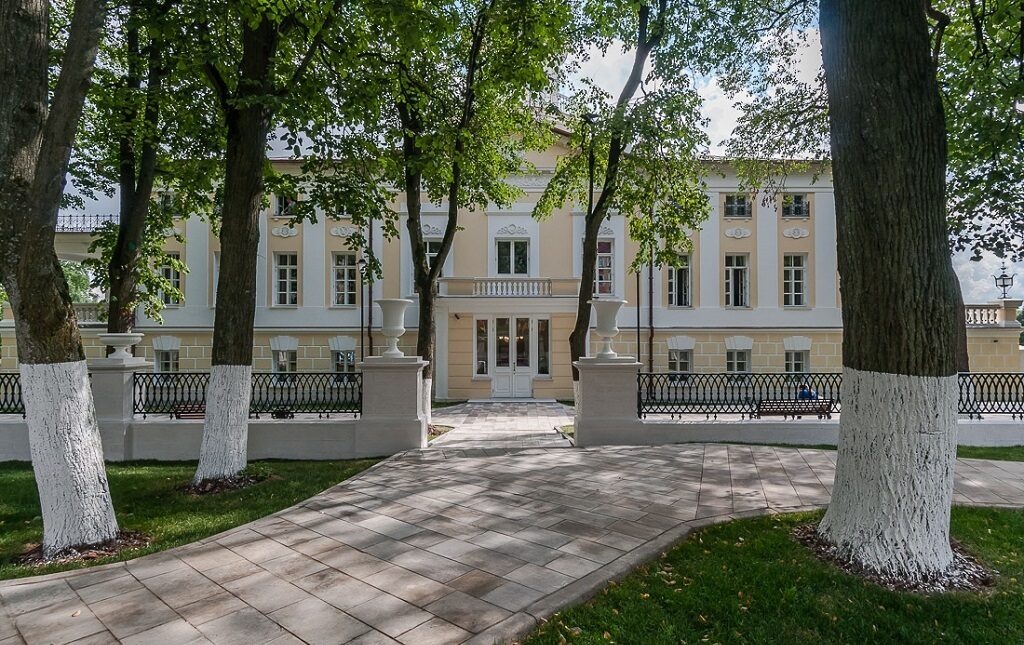 В усадьбе функционирует музей проведения VI съезда коммунистической партии Китая